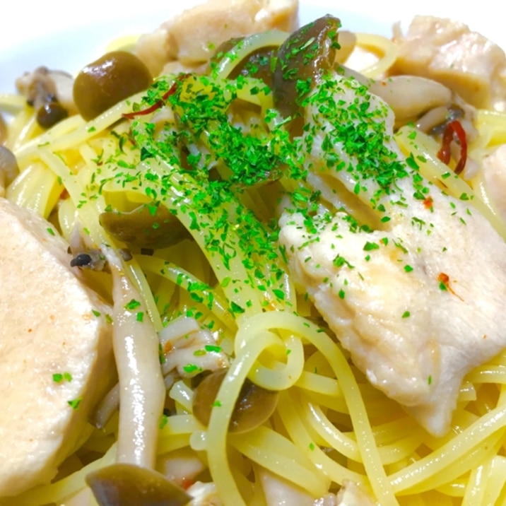 簡単!美味しい!鶏肉としめじのペペロンチーノ